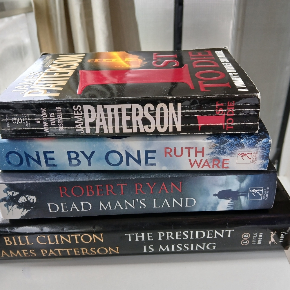 Mystery and Thriller 4 Book Set